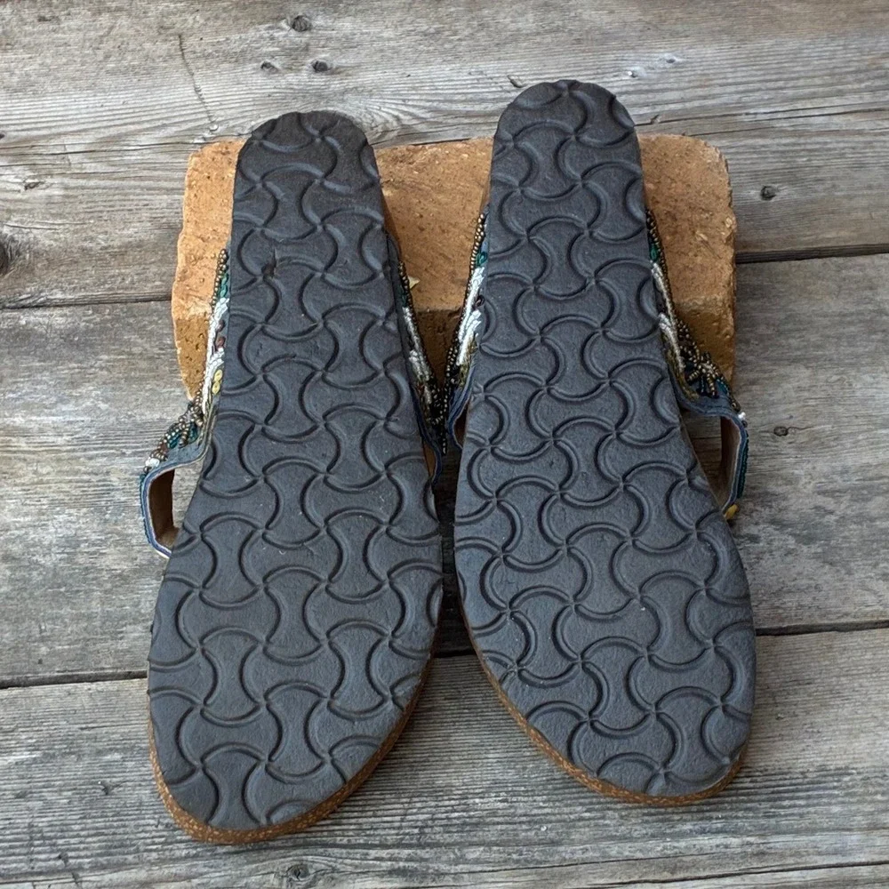 White Mountain Bluebell Beaded Wedge Sandals Womens 9 Boho Cork Footbed Flip